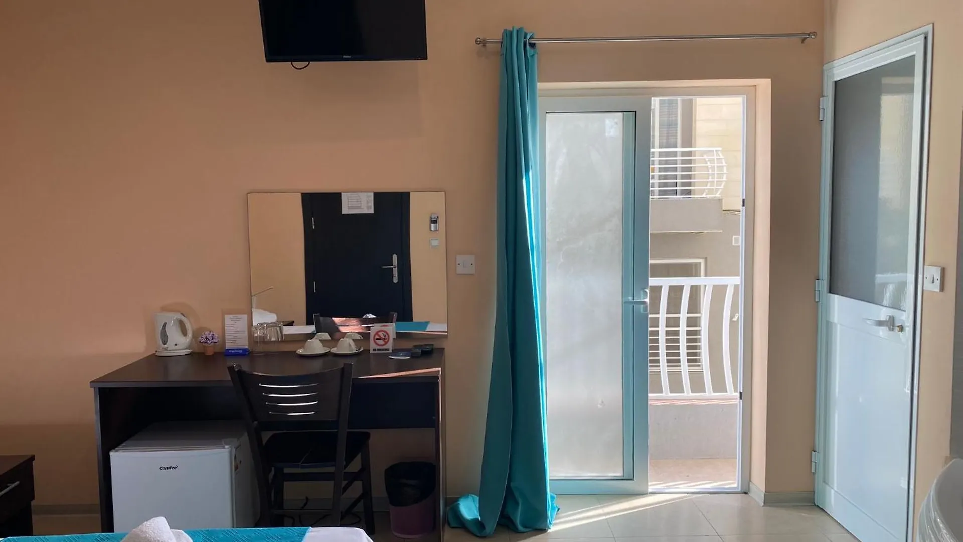 Отель Malta Paradise Central Accomodation Сент Джулианс